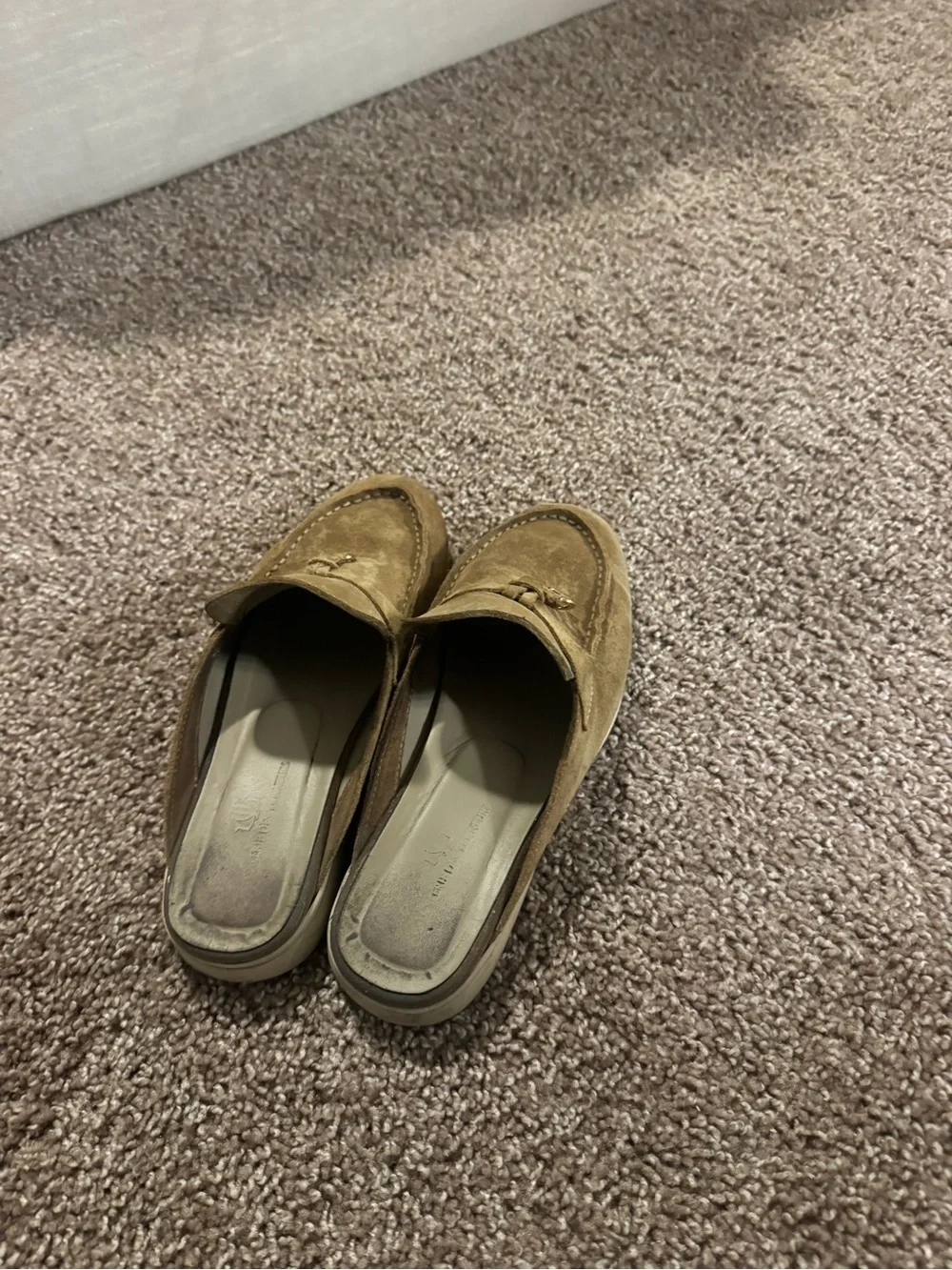 Woman’s look alike Lora p shoes